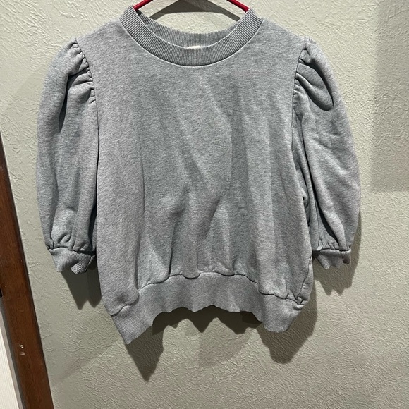 H&M Tops - H&M Heather Gray Ribbed Collar Puff Sleeve 100% Cotton Top EUC Size L